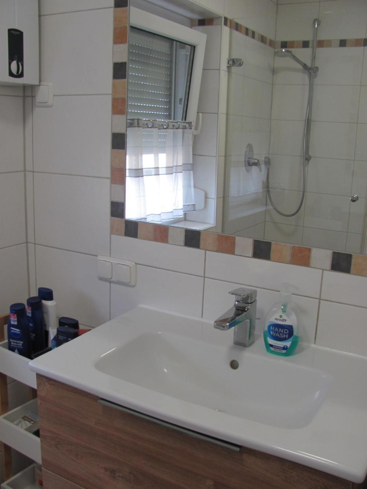 #3 Gemuetliches Ruhiges Zimmer Gartenblick, Gemeinschaftsbad W-Lan Airport Nah Gelegen Mit Late Night Check In Haus Nr 9,5 Trunkelsberg Екстериор снимка